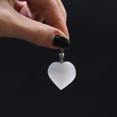 Pendentif coeur en sélénite