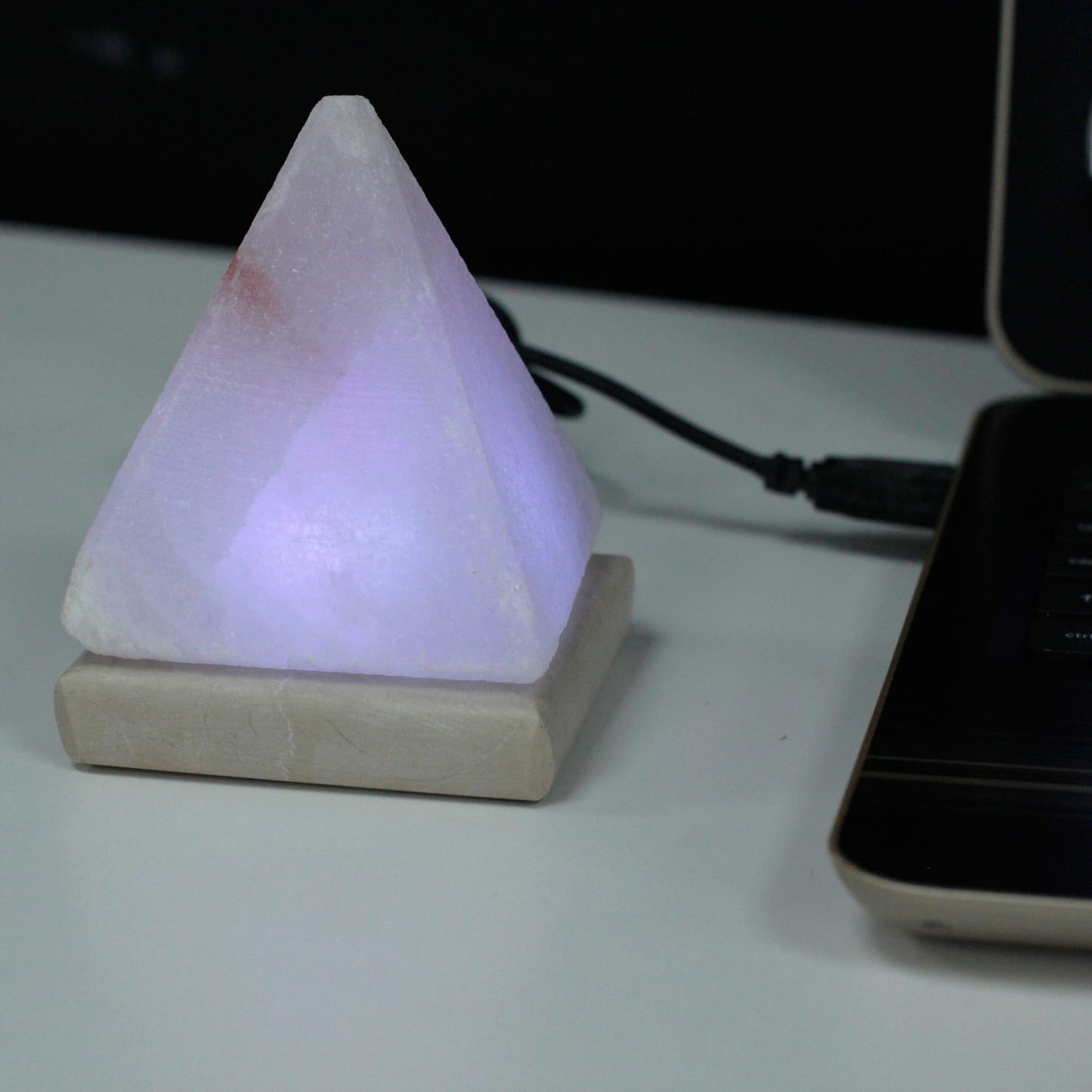 Lampe à sel de qualité USB Pyramide BLANCHE - 9 cm (multi)