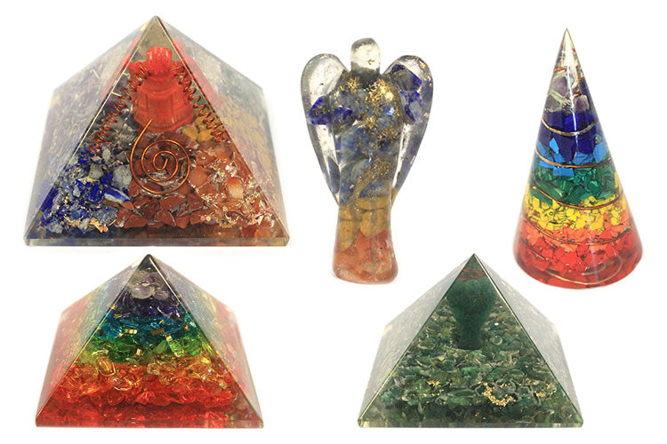 Pyramide en Orgonite - Om Chakra - 70 mm