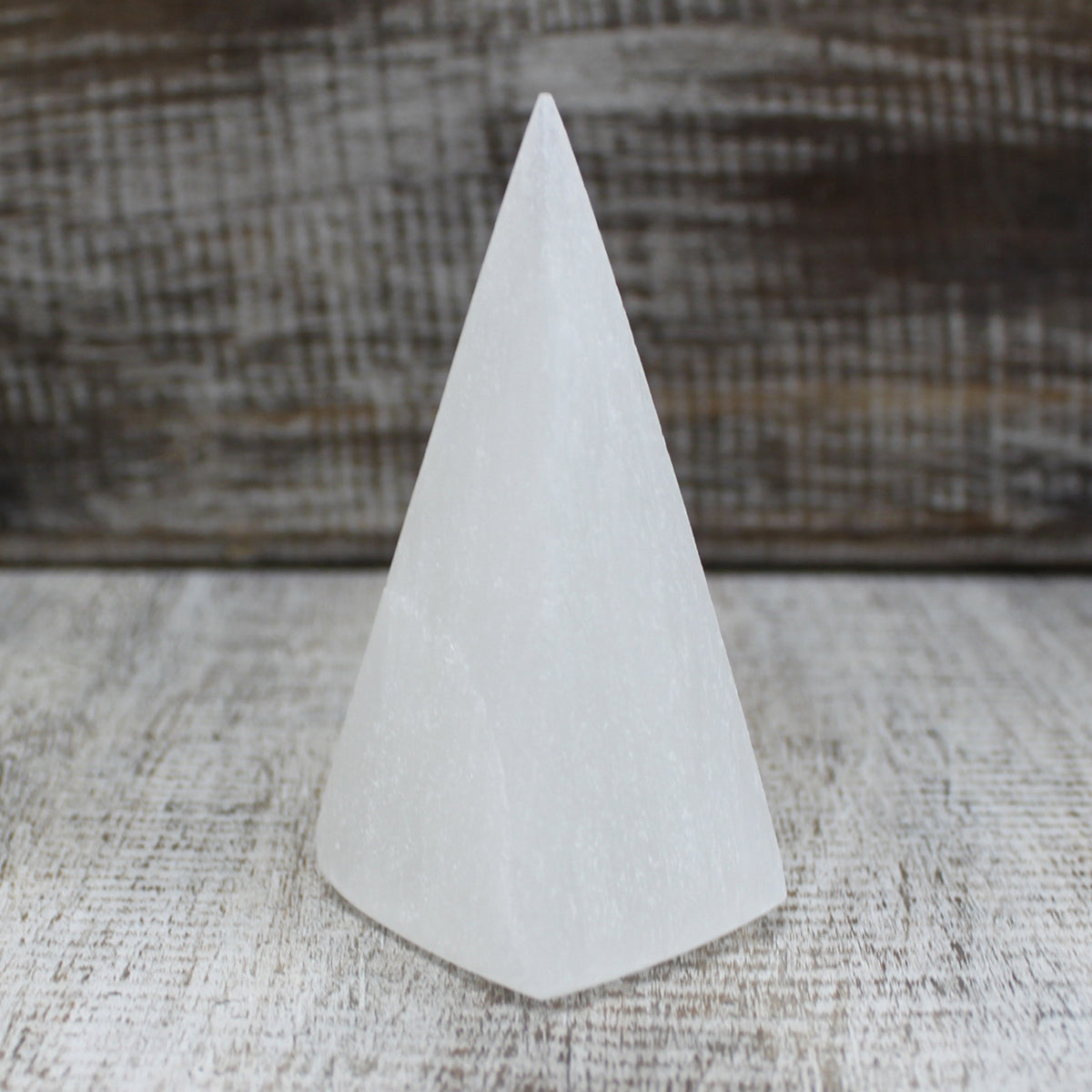 Pyramide en sélénite - 10 cm