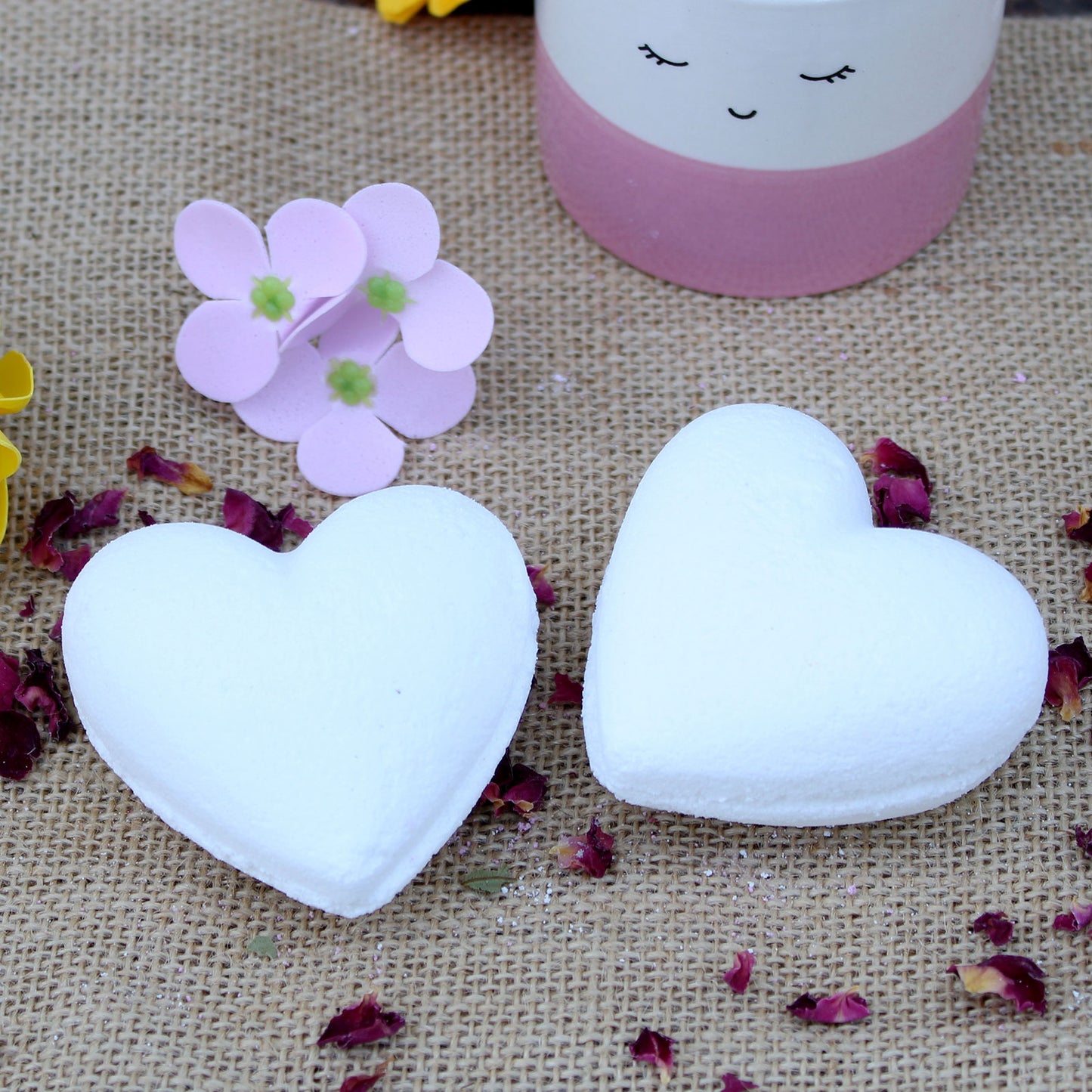 Heart shaped bath bomb 70g - Coconut