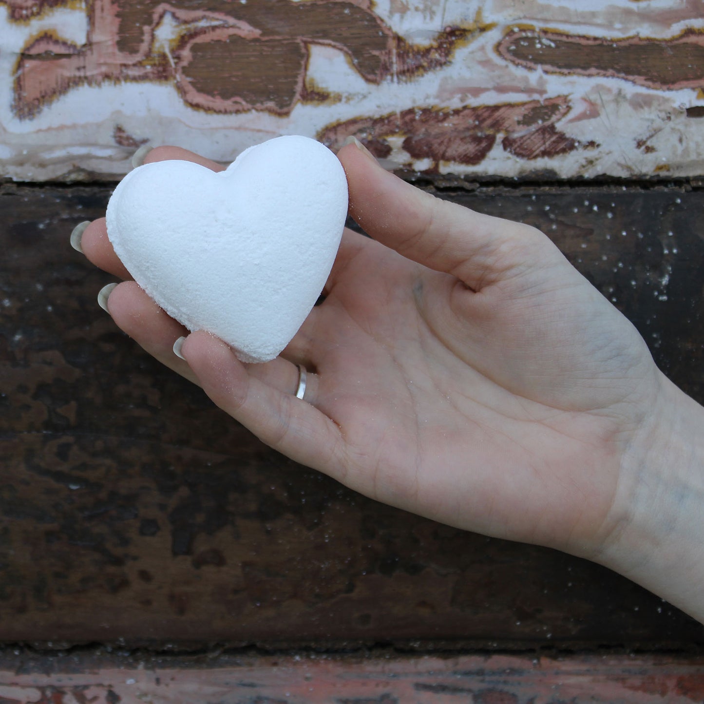 Heart shaped bath bomb 70g - Coconut