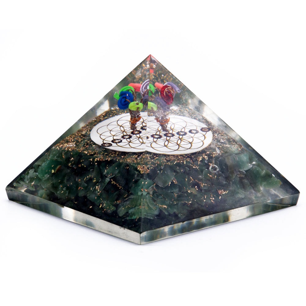 Pyramide en orgonite - acéturine verte et fleur de vie - 70 mm