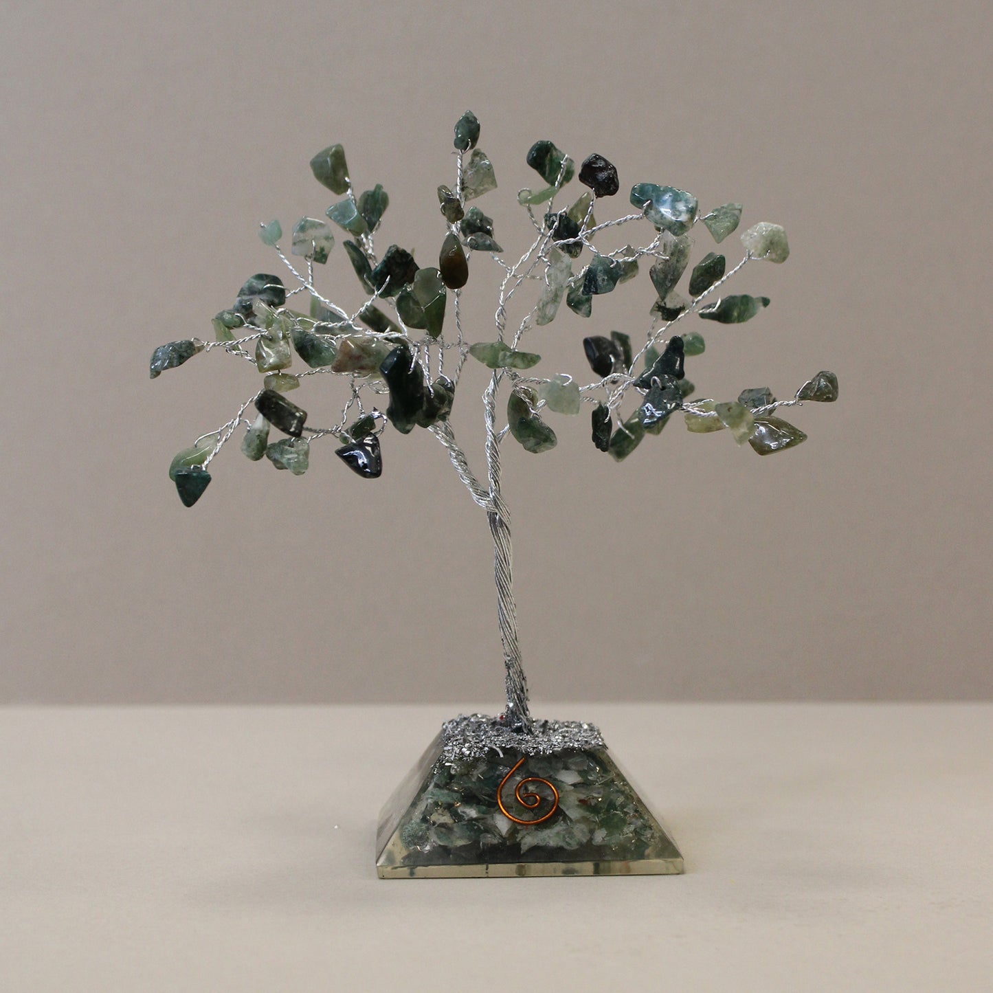 Arbre en pierre avec base en organite - 80 pierres - Moss Agate