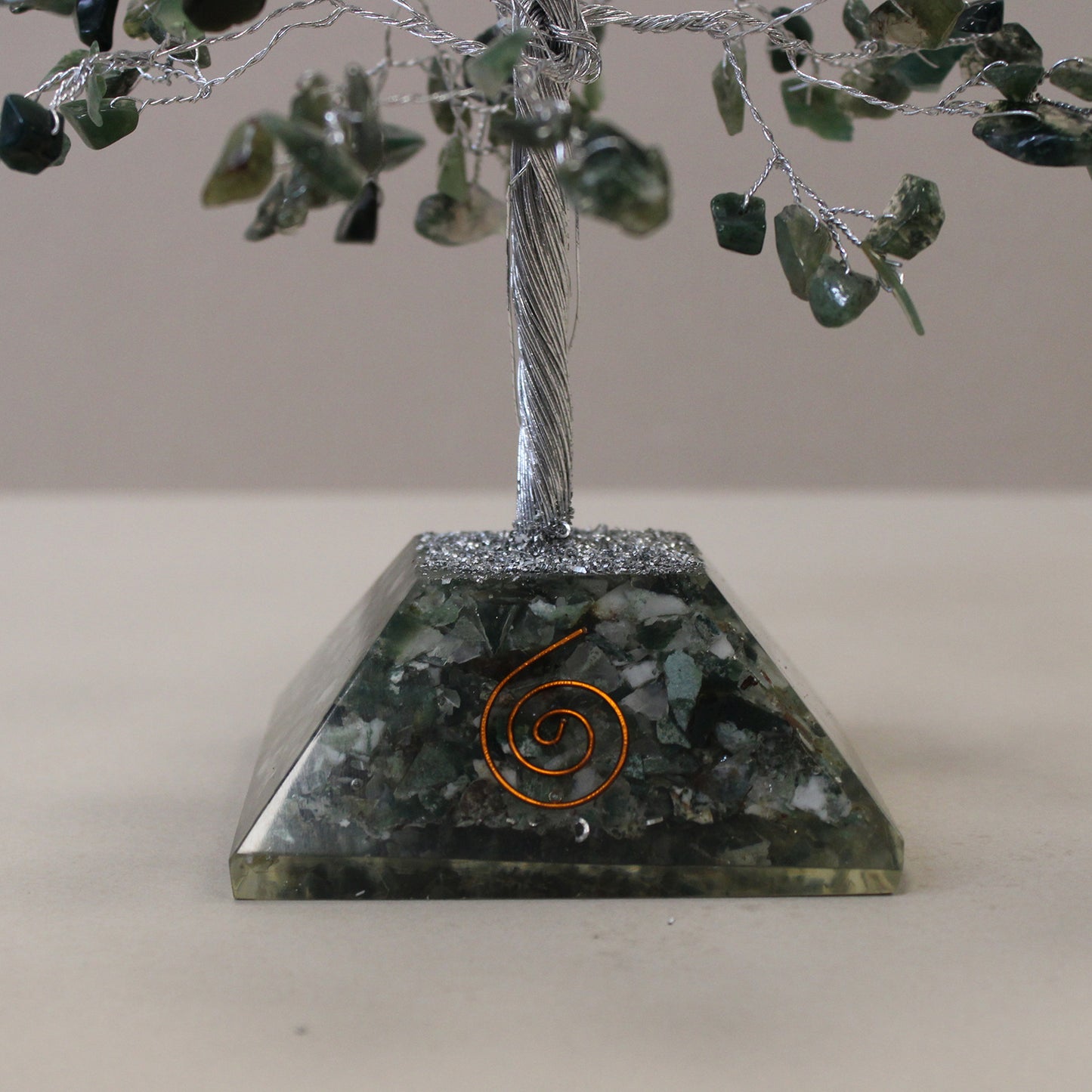 Arbre à pierres avec base en organite - 320 pierres - Moss Agate