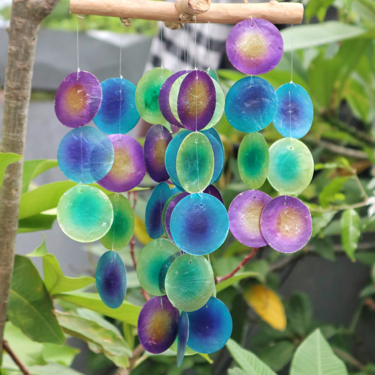 Carillon croix en bois flotté vert et violet